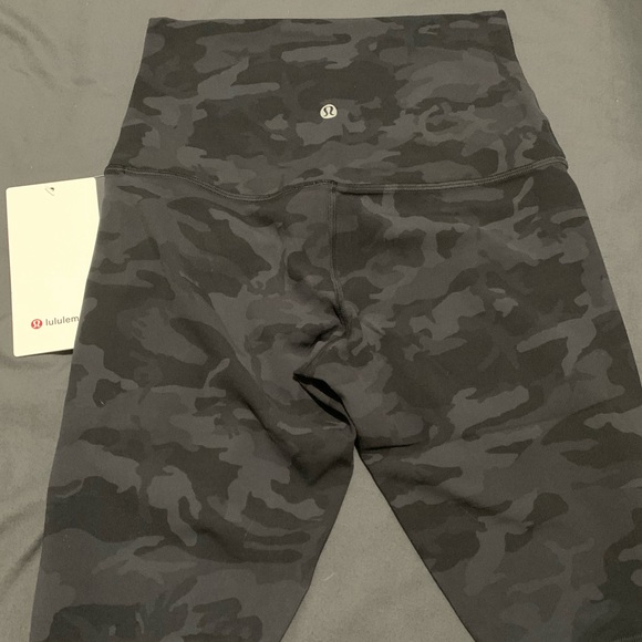 NWT Lululemon Align Camo Shorts - Picture 2 of 6